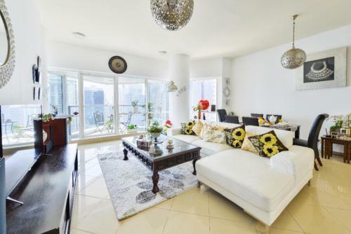 Apartamento Beautiful 2bed 2baclcony In Jlt, Dubai