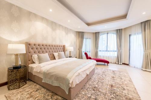 Chic 5br Villa With Private Pool On Palm Jumeirah