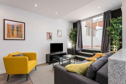 Apartamento 3 Bdr & Terrace, Close To Subway