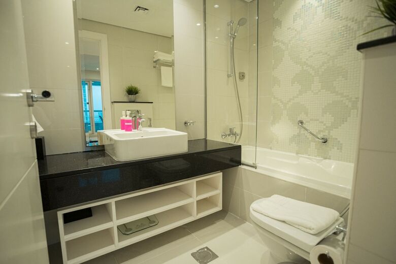 Apartamento Al Ashrafia Holiday Homes- Waterfront Downtown