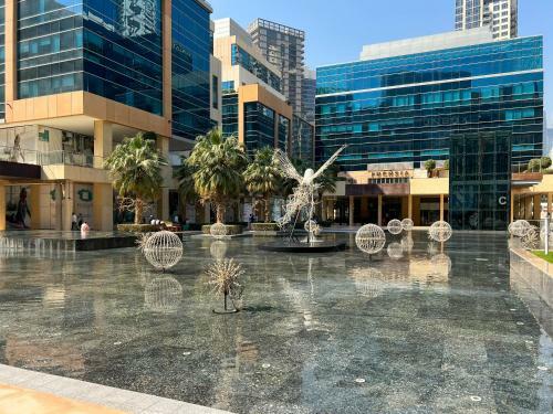 Modern Duplex Loft Apartment, 1 Bedroom, Bay Square