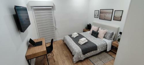 New Apartment Claret