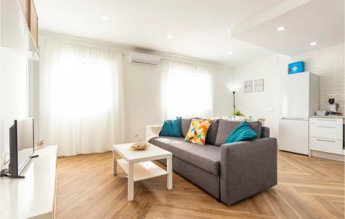 Beautiful Apartment In La Algaba With Wifi And 3 Bedrooms