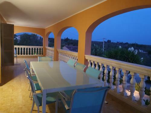 Villa Ca�n Roser