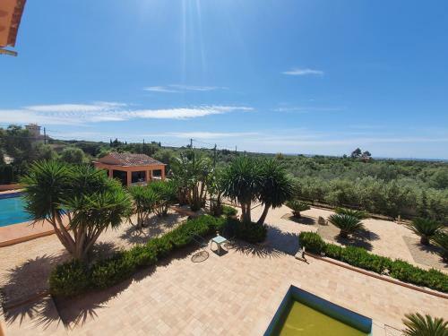 Villa Ca�n Roser