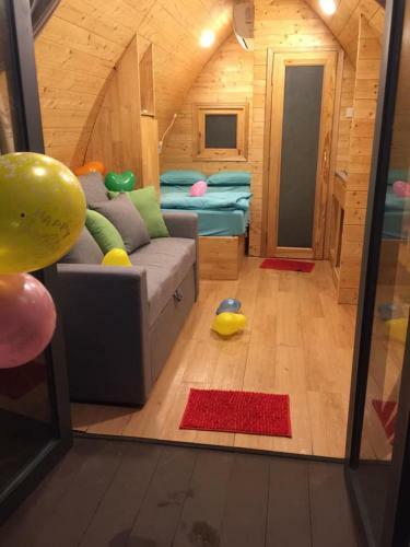 Nooi Homestay Living
