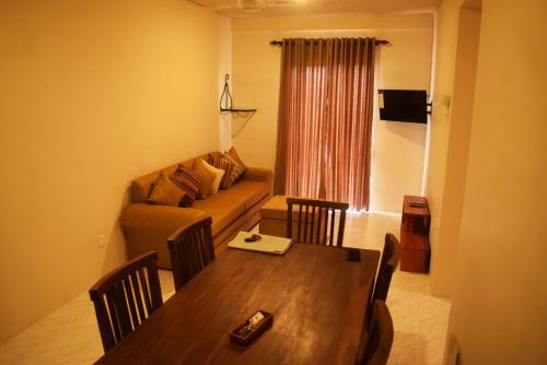 Apartment At Richmond Hill Residencies