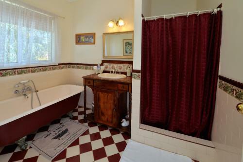 Hostal Anchorage Guest House And Self-contained Accommodation