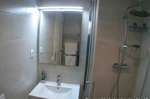 Apartamento Modern Flat Central Port Zone 2 Minutes From Sea
