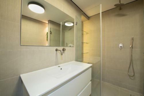 Sunlight-luxury And Sea View Apartment