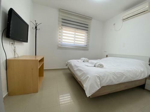 Duplex Abraham Avinu