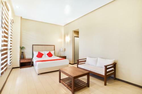 Hotel Vaccinated Staff - Oyo 425 Residences By Sirc