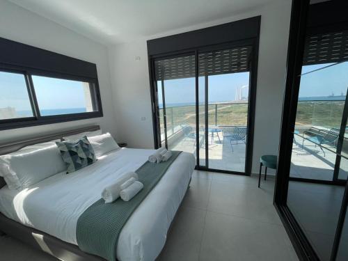 #???? ????? ?? ??? Seabreeze Beach Apartment#