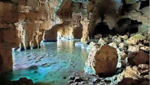 Luxurious Lower Level In Historic Pueblo