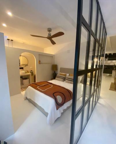 Luxurious Lower Level In Historic Pueblo