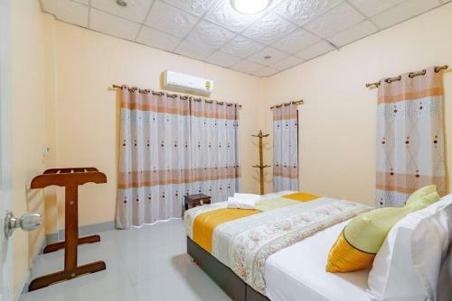 Bangsaphan Paradise Blue House 230 M. To The Beach