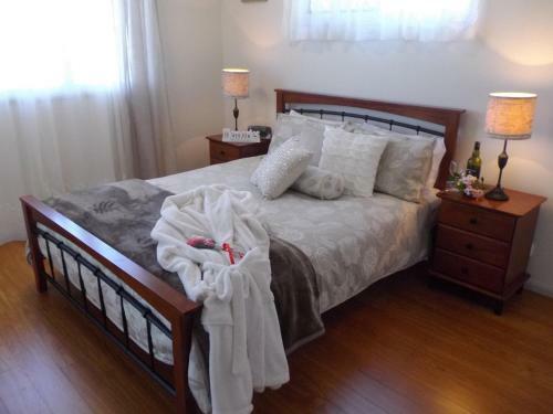 Bed & Breakfast Tinaroo Sunset Retreat