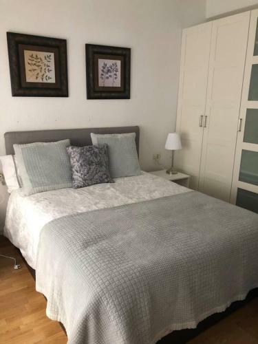Apartamento Amplio Y C�ntrico Piso Con Patio.