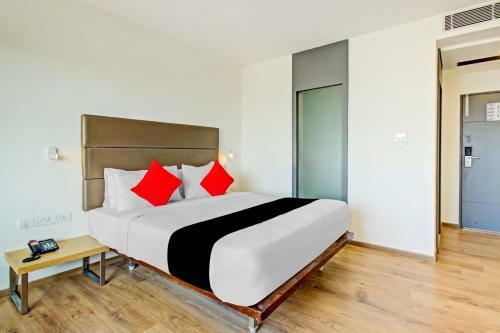 Capital O 78988 Smile Hotel