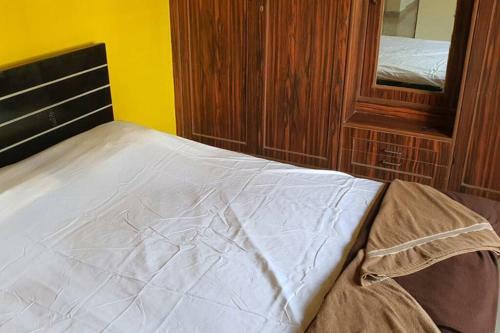 Apartamento Bangalore -1920 Yellow Stone