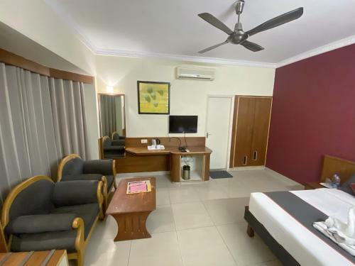 Hotel Vaishnavi Residency