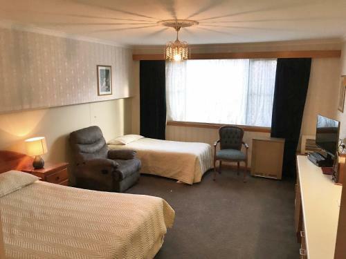 Motel Mayfair On Cavell