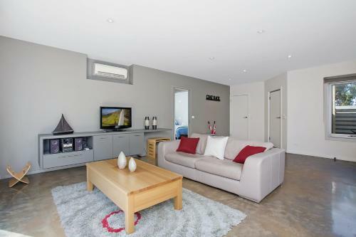Tides Apartments Port Fairy