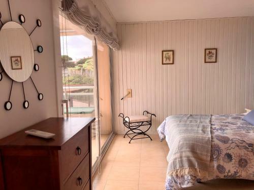 Apartamento Pineda Beach 1a L�nea de Mar & Parking