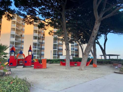 Apartamento Pineda Beach 1a L�nea de Mar & Parking