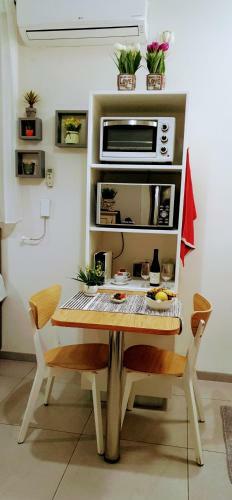 Hostal Studio By The River