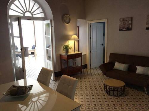La Casa De Monica