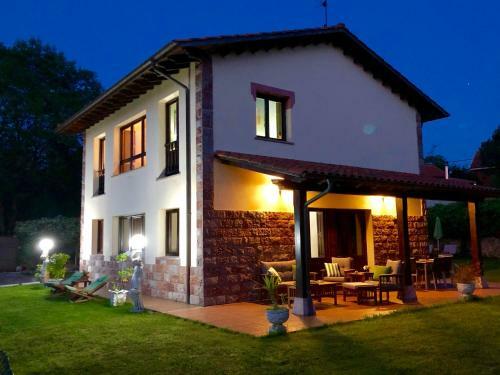 Casa Frente A Los Bufones de Pria