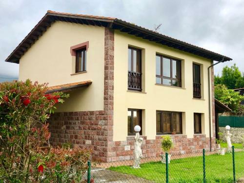 Casa Frente A Los Bufones de Pria