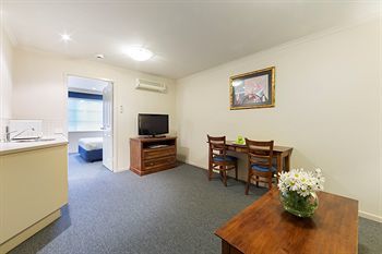 Aparthotel Parklands Hotel & Apartments