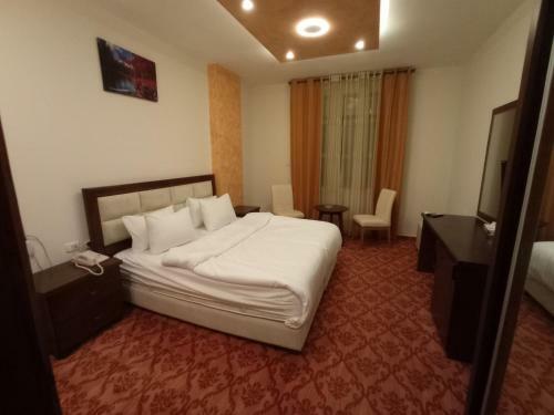 Golden Rose Hotel