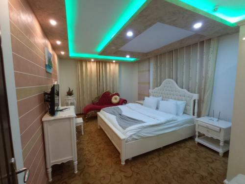 Golden Rose Hotel