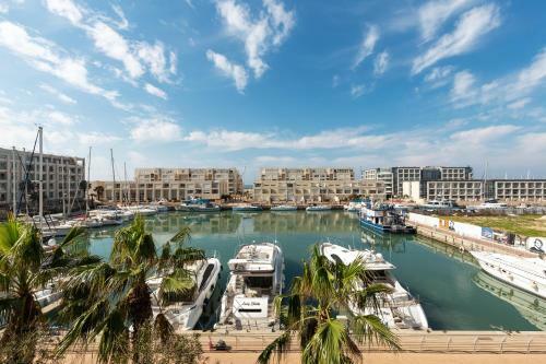 Lagoon View 3bd Huge Family Apartment