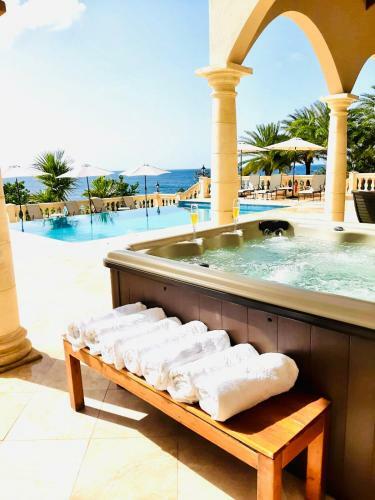 Sandcastle Villa & Beach House