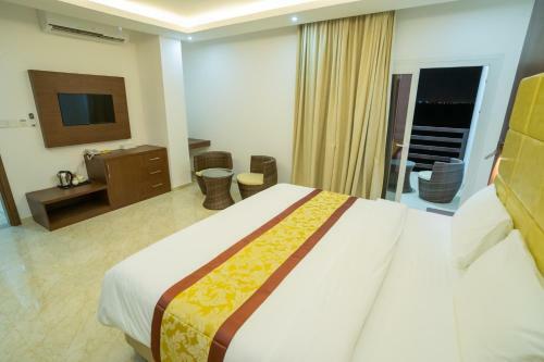 Grand Mirage Hotel