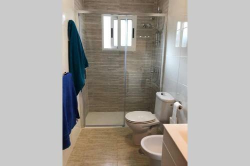Spacious 2 Bedroom Apartment With Communal Pool