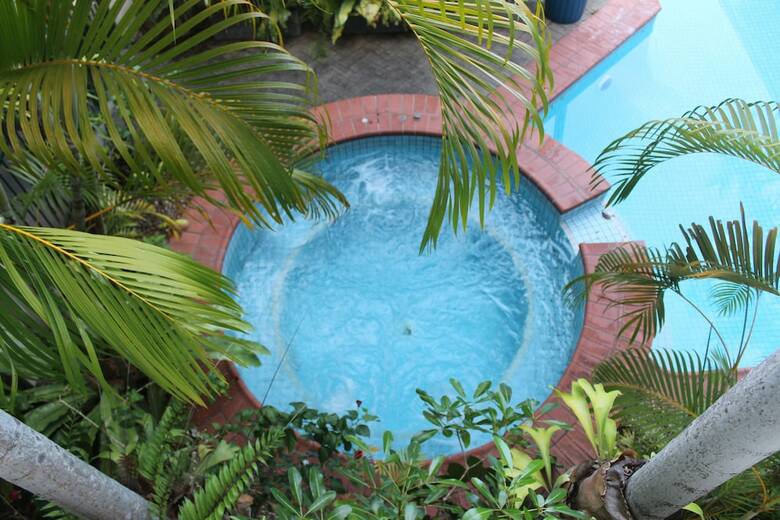 Hotel Crystal Garden Resort & Restaurant