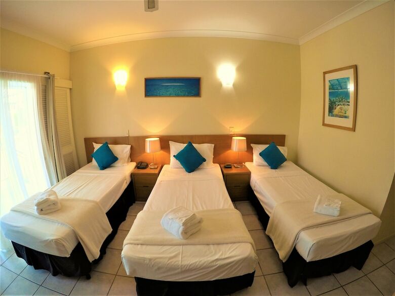 Hotel Crystal Garden Resort & Restaurant