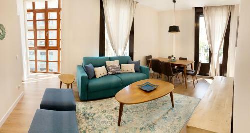 Apartamentos Reloj De Berger�n