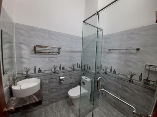 Hotel Kh�ch S?n Nguy�n Long