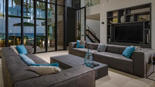 Exclusive Private Beach Villa (Newly Built!)