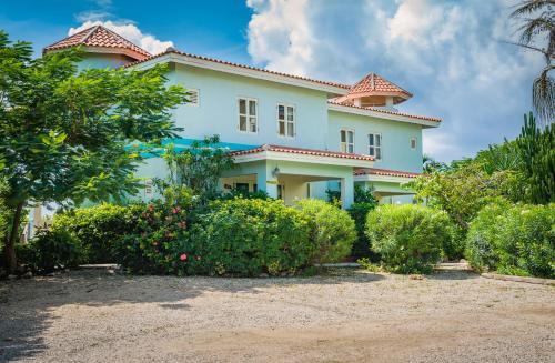 Hotel Bonaire Luxury Suites By Vrhost