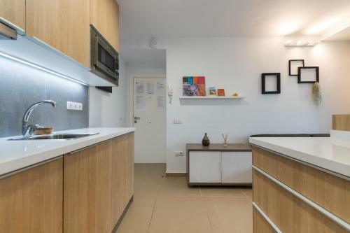 Apartamento Living Las Canteras - Front Line Suite