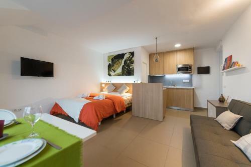 Apartamento Living Las Canteras - Front Line Suite