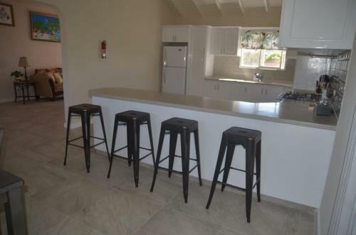 Ixoras Beach Apartments