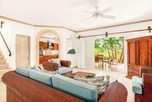 Villa Yellow Bells
